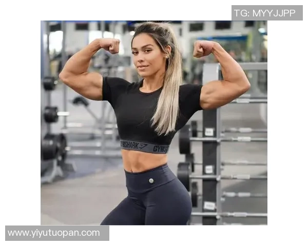 各大足球球星展现肌肉魅力 女神们纷纷为其倾心的背后故事 各大足球球星展现肌肉魅力 女神们纷纷为其倾心的背后故事